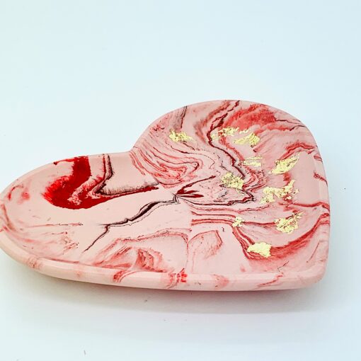Lav hjerteskål - rosa med rød marmorering og guldflager