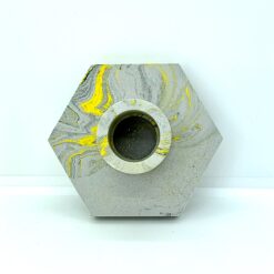 Sekskantet lysestage - grå med gul og sort marmorering og guldglimmer