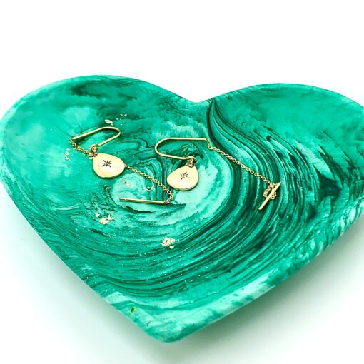Lav hjerteskål - lysegrøn med grøn marmorering samt guldflager og -glimmer