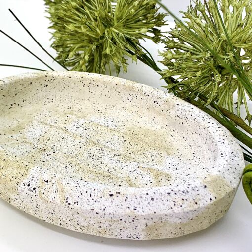 Oval sæbeskål - hvid og beige marmorering med reflekterende pigmenter (vandfast)