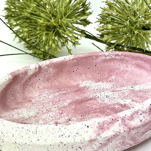 Oval sæbeskål - hvid og rosa marmorering med reflekterende pigmenter (vandfast)