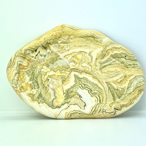 Organisk fad - hvid med sandfarvet og grå marmorering og guldflager