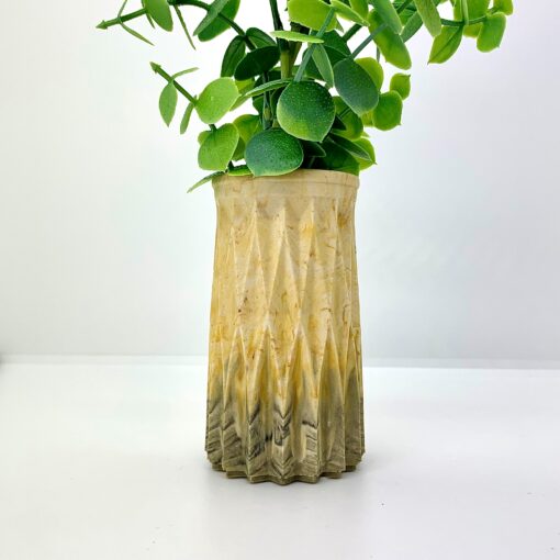 Vase med smalt mønster - hvid med sandfarvet og grå marmorering