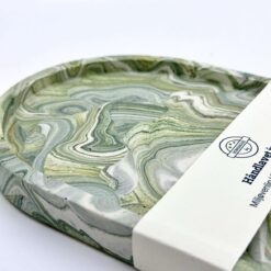 Stor oval bakke - hvid med grønne marmoreringer og guldglimmer