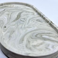 Stor oval bakke - hvid med olivengrønne marmoreringer